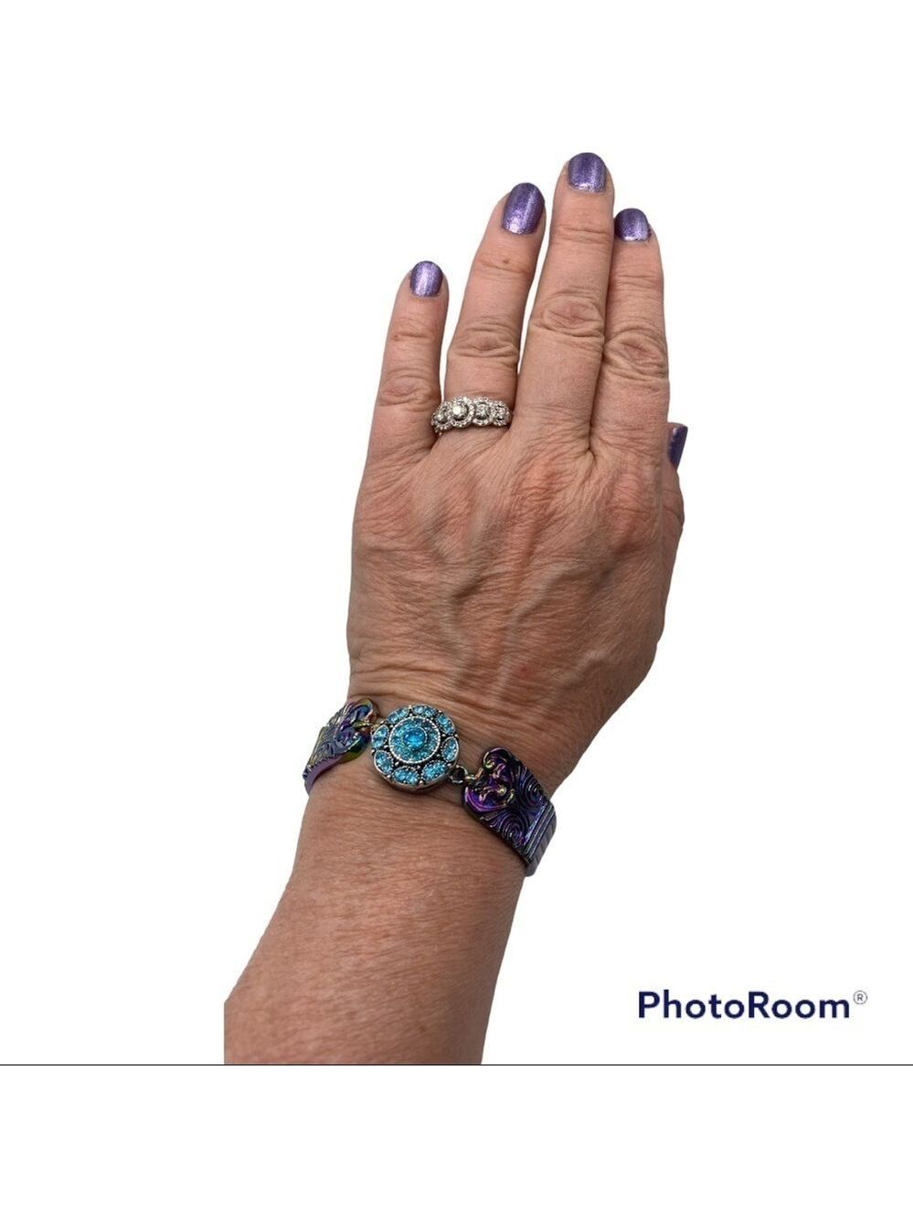 Vintage style snap jewelry bangle w/ round aqua snap w/ blue stones! SEE VIDEO!